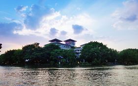 Guilin Ronghu Lake Hotel